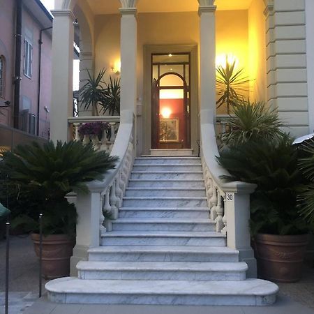 Hotel Regina Lido di Camaiore Exterior photo