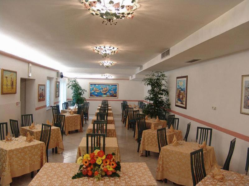 Hotel Regina Lido di Camaiore Exterior photo