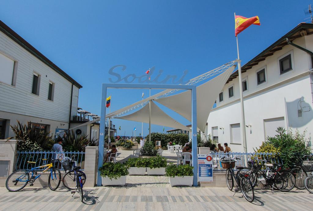 Hotel Regina Lido di Camaiore Exterior photo