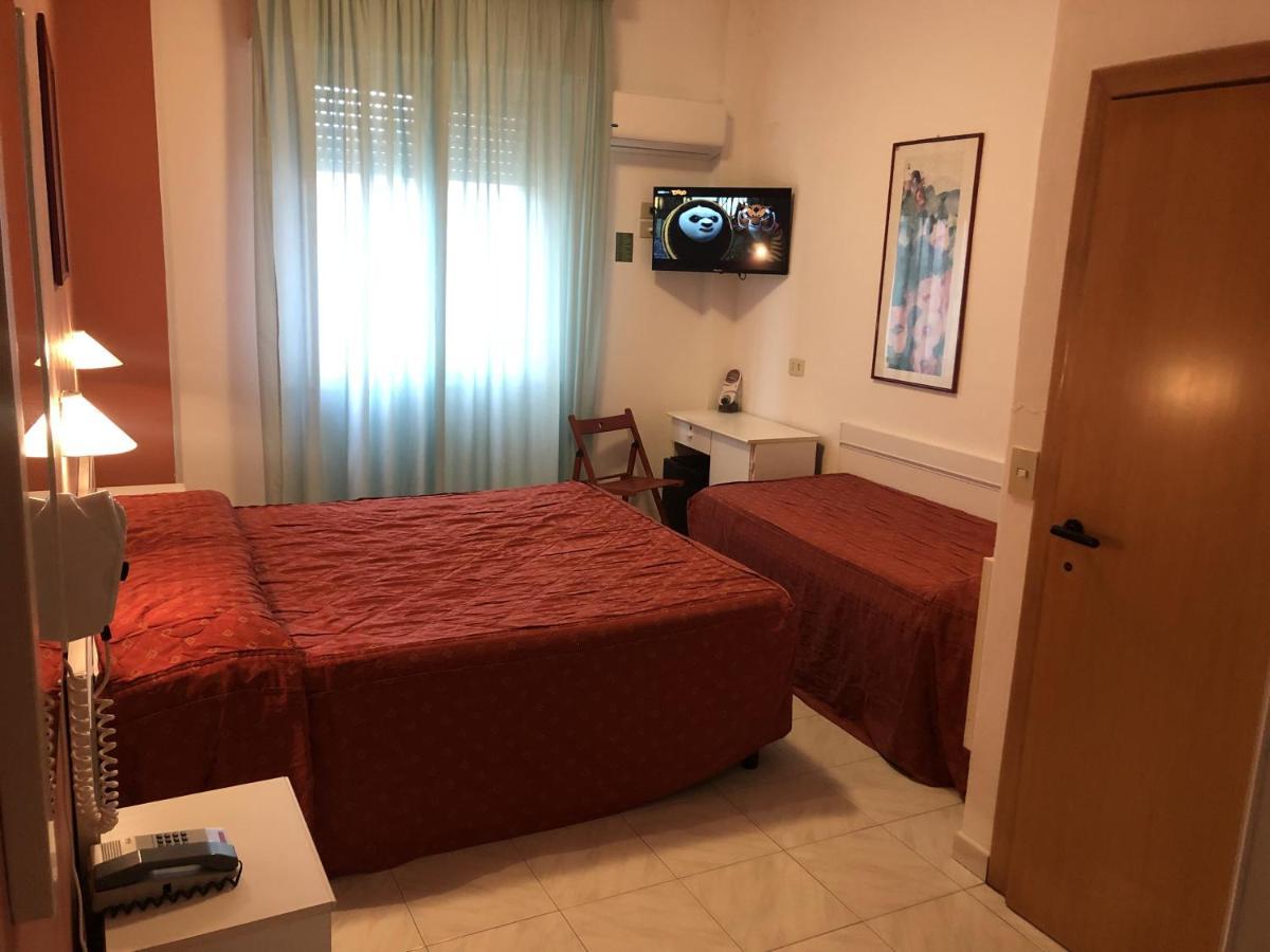 Hotel Regina Lido di Camaiore Exterior photo
