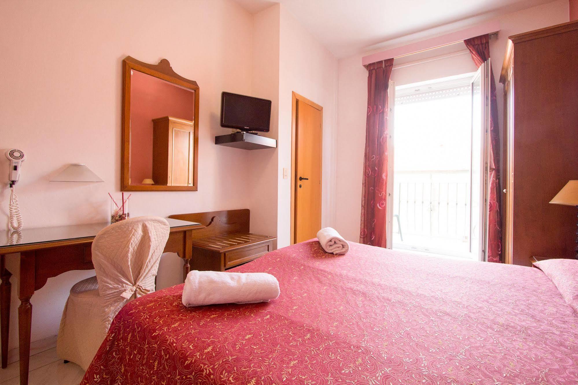 Hotel Regina Lido di Camaiore Exterior photo