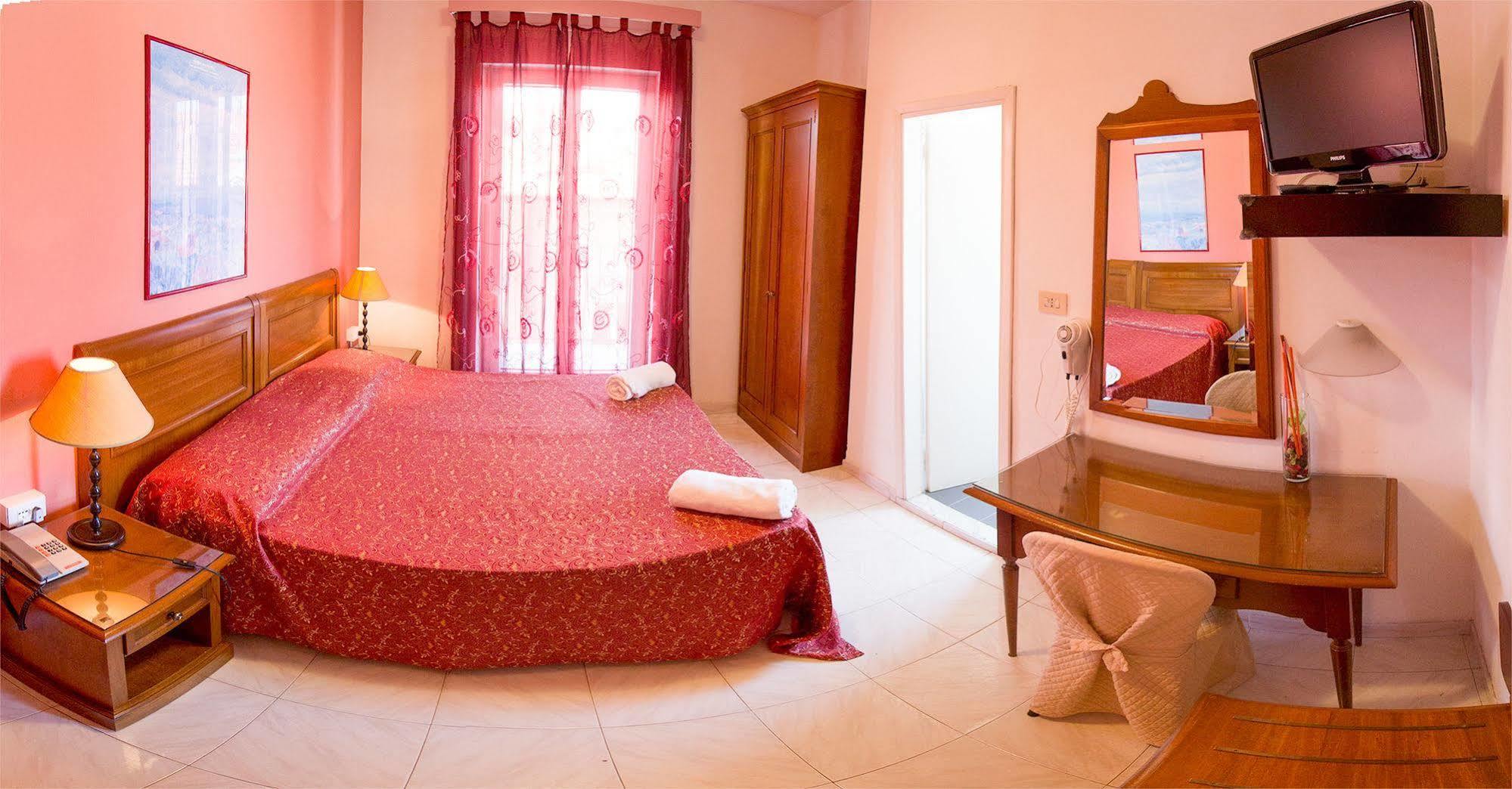 Hotel Regina Lido di Camaiore Exterior photo
